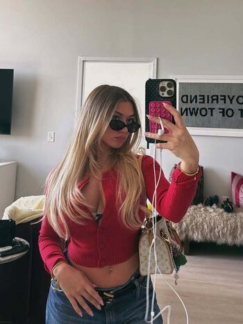 Lily Lynn