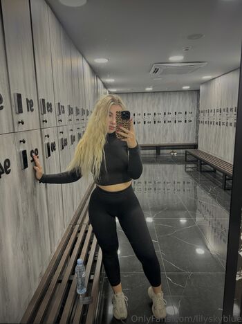 lilyskyblue