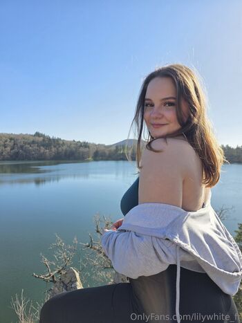 lilywhite_fr