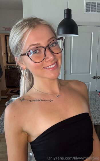lilyyymonroee