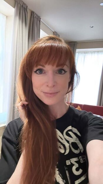 Lisa Foiles