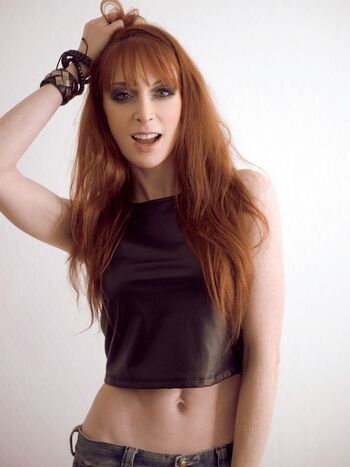 Lisa Foiles