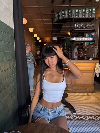 Lisha Li