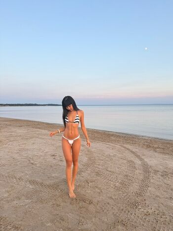 Lisha Li