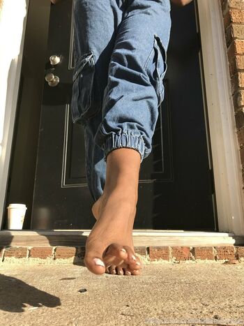littleebonyfeet