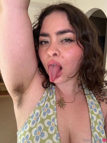 littlehairylola
