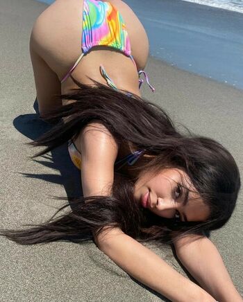 Lizzy Vee