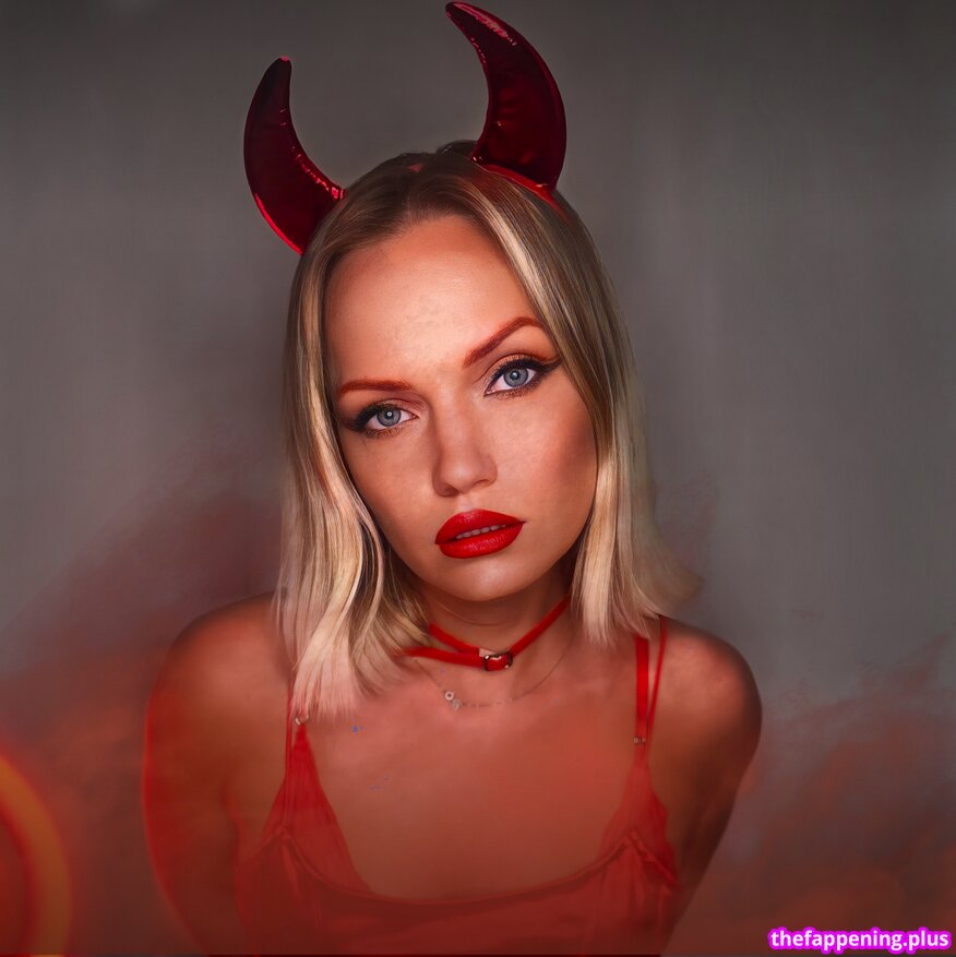 llina_llunalu / yummymoon Foto OnlyFans Nua #1