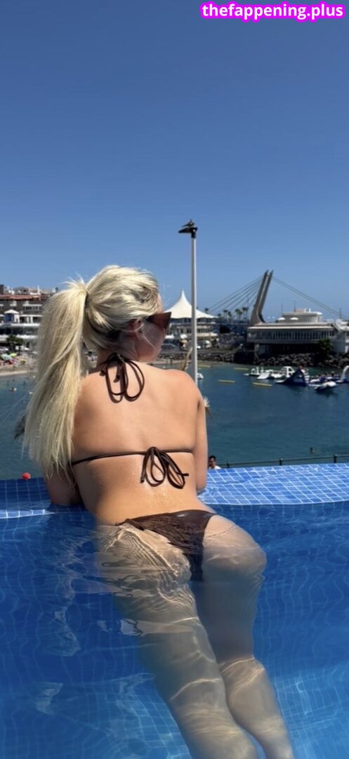 Corey & Llorenna / Llorenna Hodgkinson / corey-and-llorenna / popular 누드 OnlyFans 사진 #17