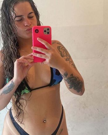 Loira_da_titan