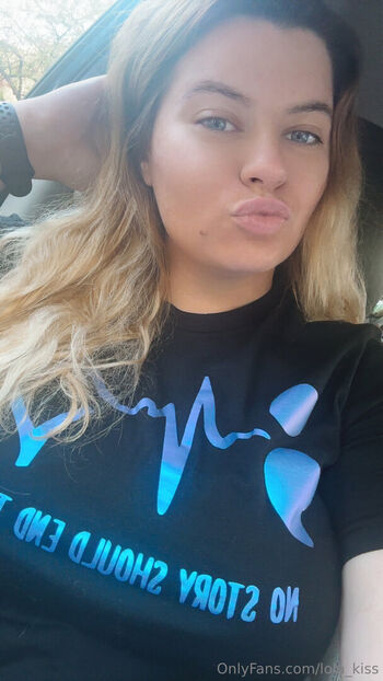 lola_kiss