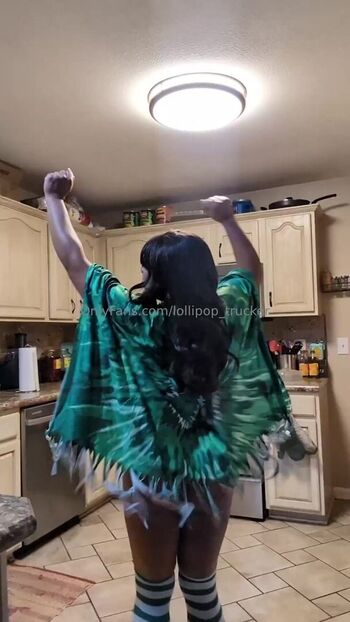 lollipop_lioness