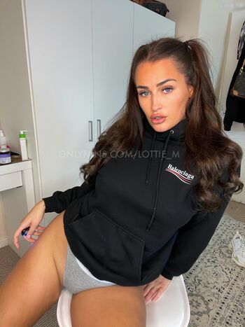 lottie_m aka charlottemx