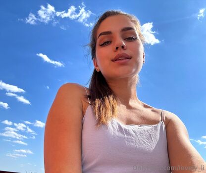 lovely_li