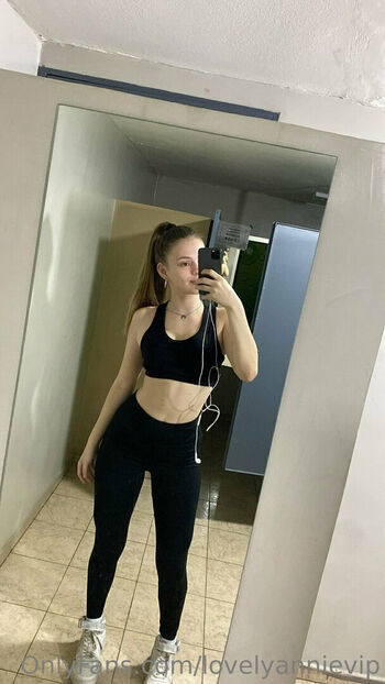 lovelyanniequinn
