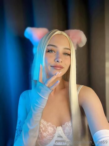 lush_luna69