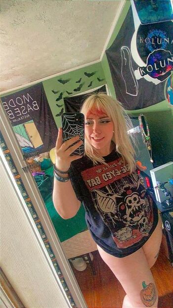 lvngdedgrl