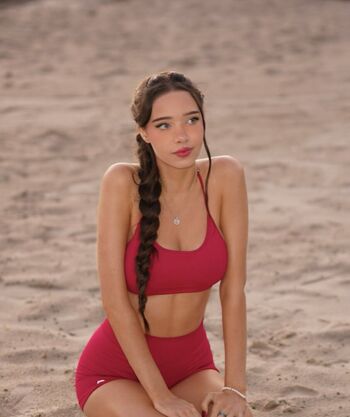 lydia_violet