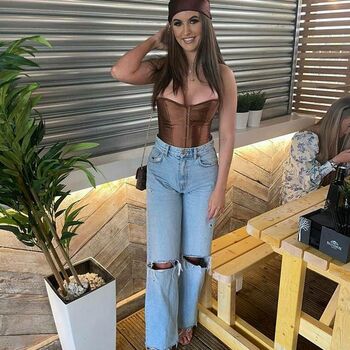 Lynsey B