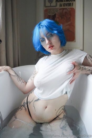 Lyra Crow