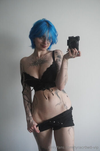 Lyra Crow
