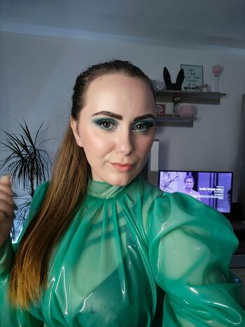 madame.alaska.official