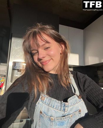Maisy Stella