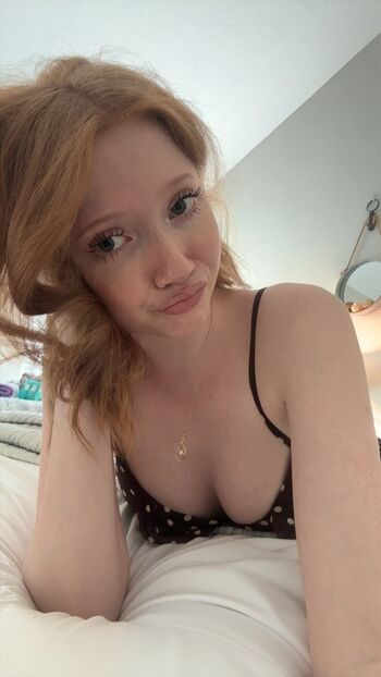 Makenna Kelly / Lifewithmak