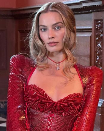 Margot Robbie