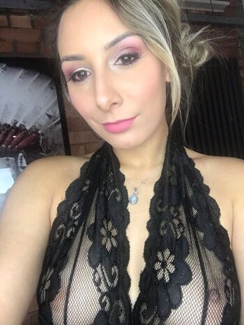 Mariah Leonne