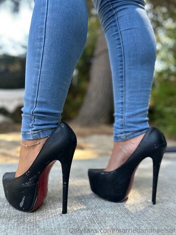 marriedandheelsof