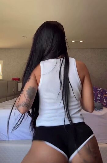 MC Mirella
