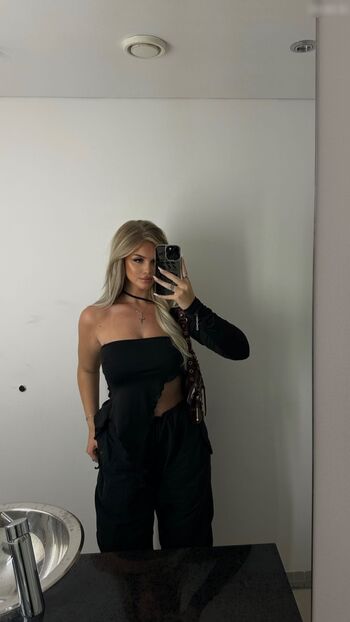 Melaniethrr