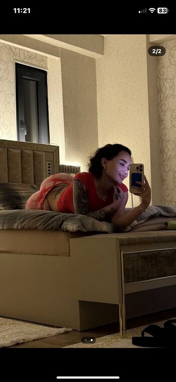 Melek Azad