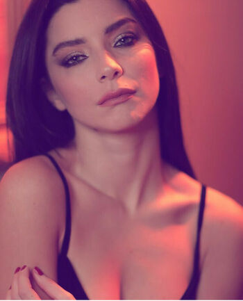 Merve Bolugur