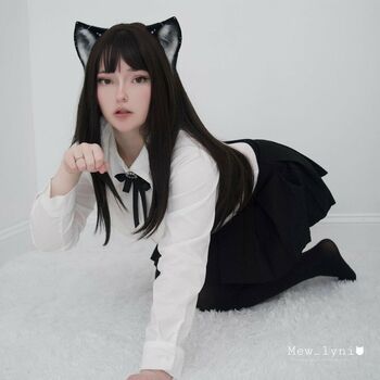 Mew_lyni