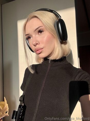 Mia_Bluebird
