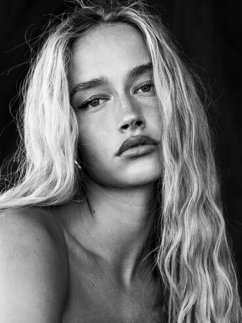 Mia Mastrov