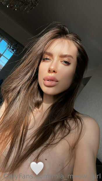 mia_meow_girl