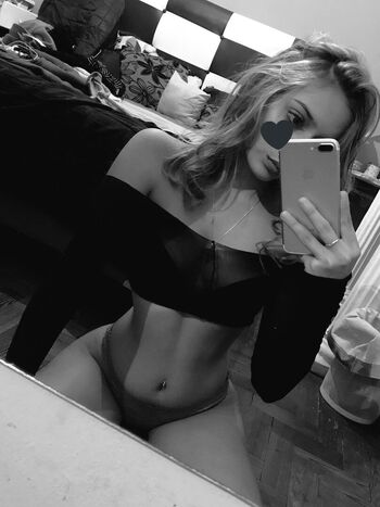 Mia Nicole