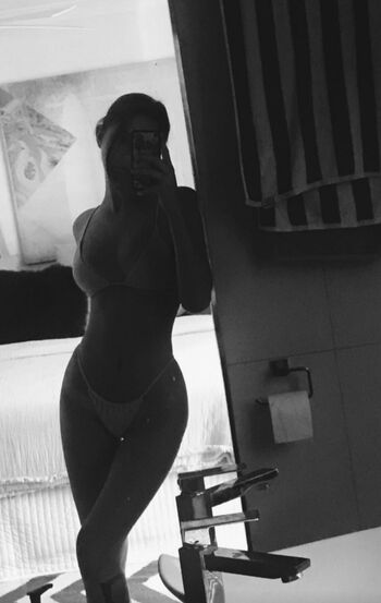 mia_phillipson