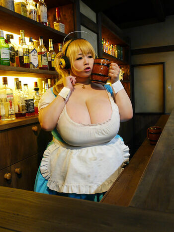 Mika Hoshima