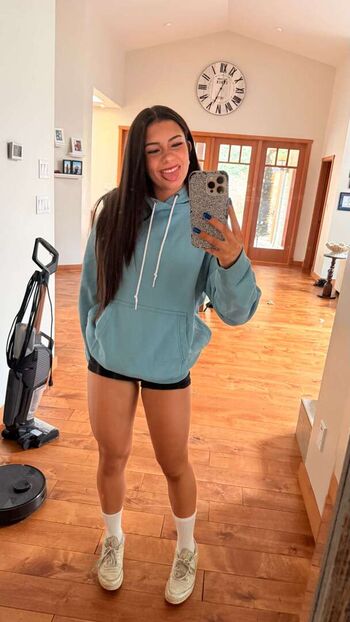 Mikayla Campinos