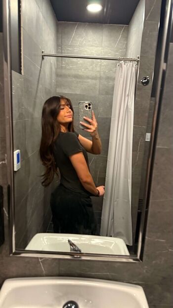 Mikayla Campinos