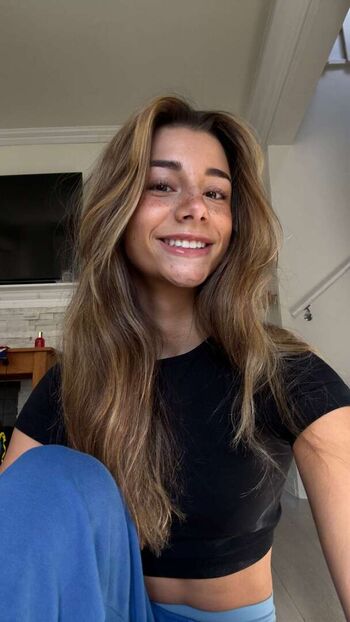 Mikayla Campinos