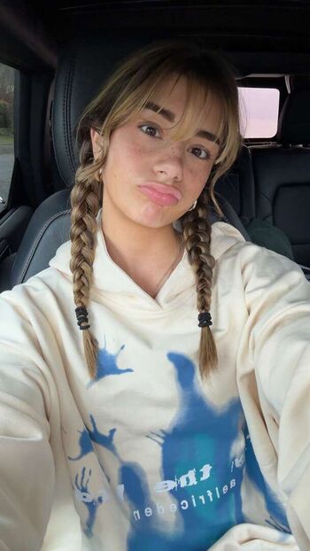 Mikayla Campinos