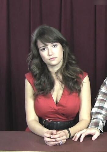 Milana Vayntrub