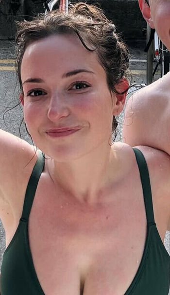 Milana Vayntrub