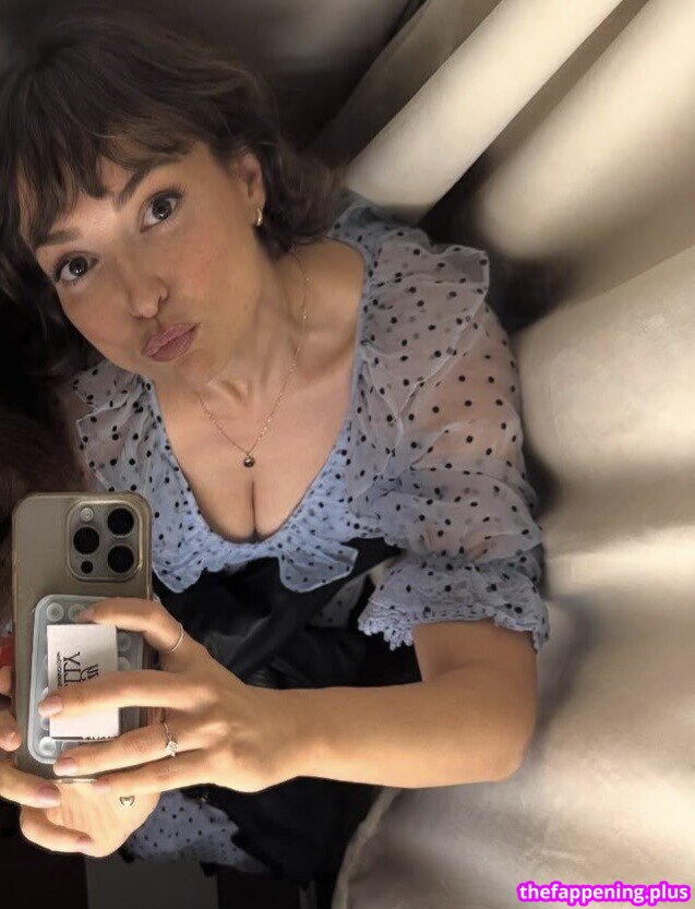 Milana Vayntrub