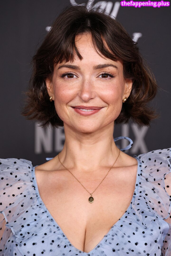 Milana Vayntrub